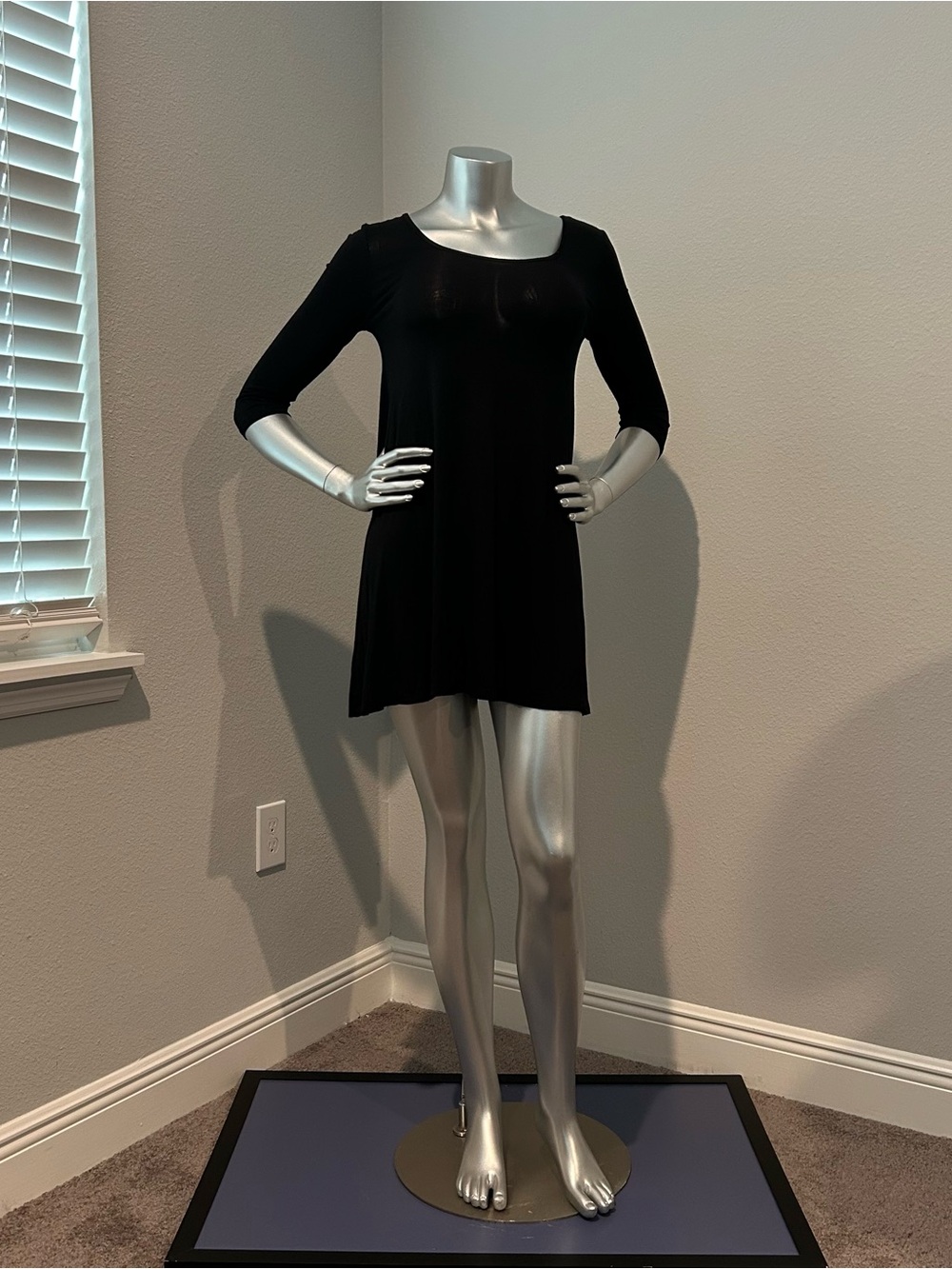 Black Scoop Neck 3/4 Sleeve Swing Dress - Classic Women's Dress